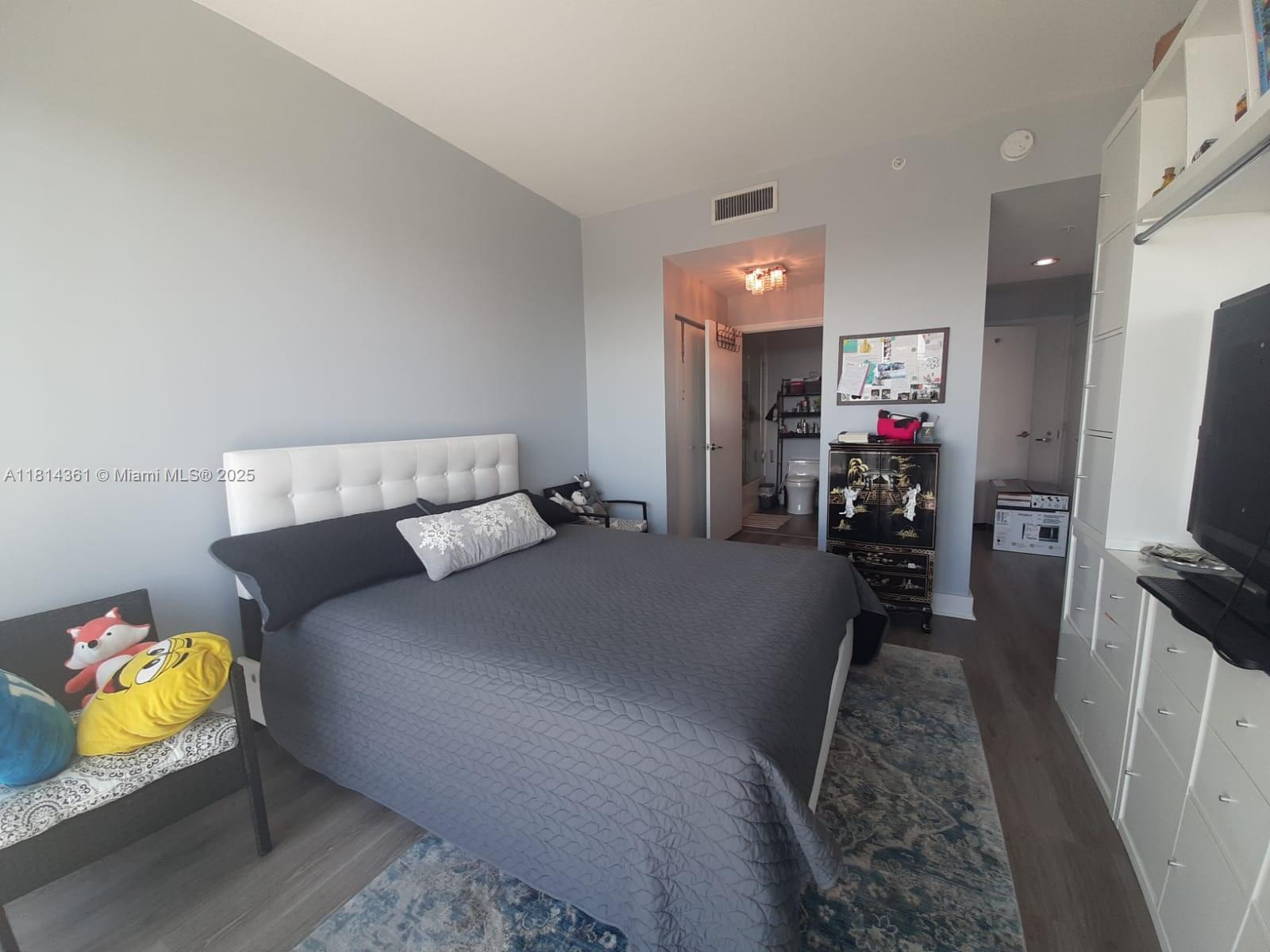 INFINITY AT BRICKELL COND - Residential Lease