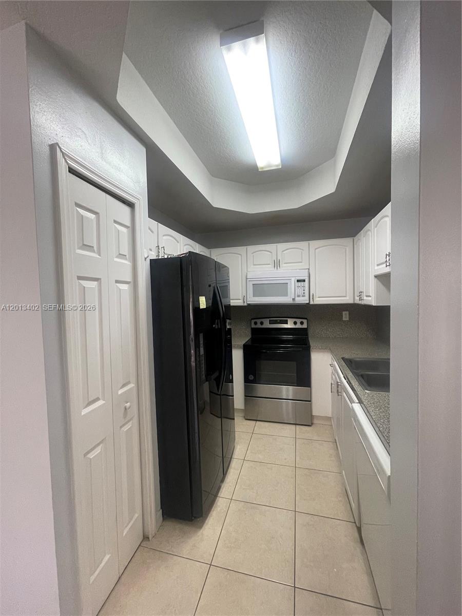 HAMPTON ISLES CONDO - Residential Lease