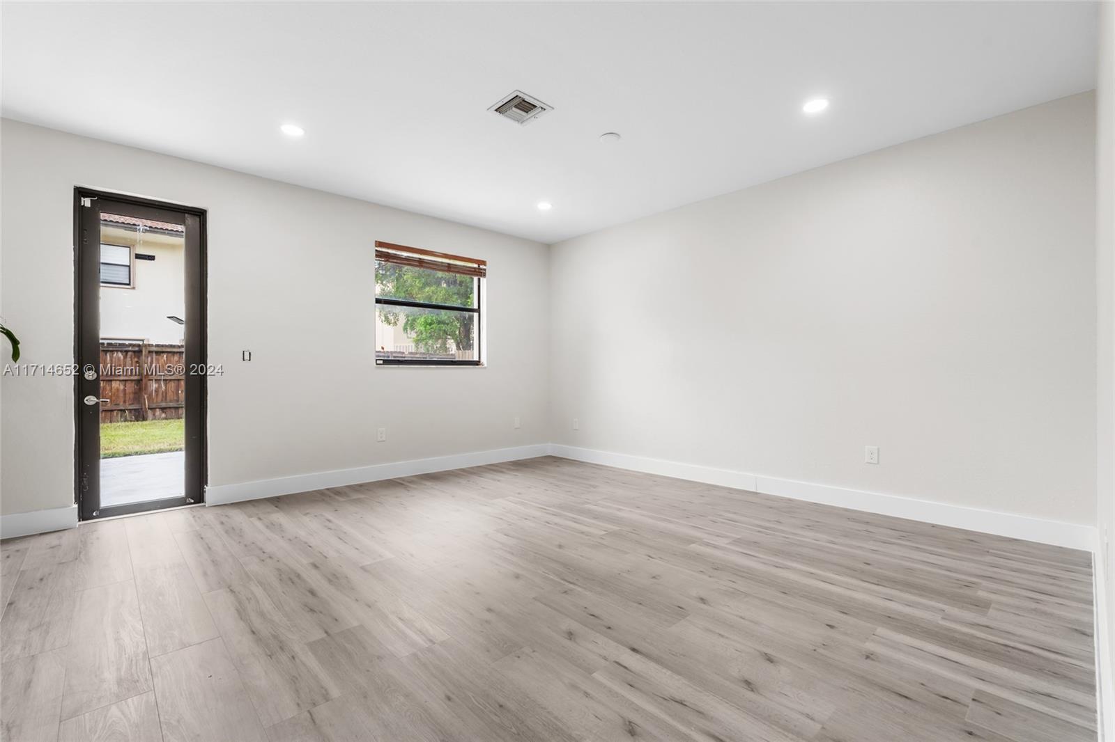 SILVER PALM EAST SECTION - Residential