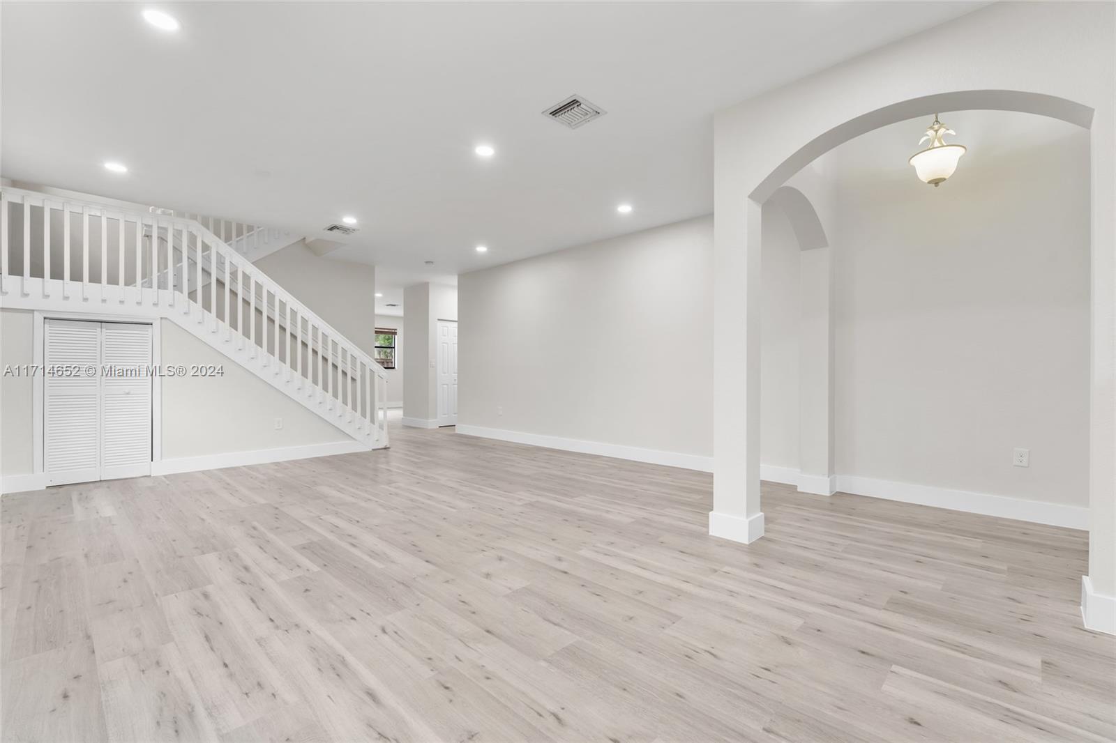 SILVER PALM EAST SECTION - Residential
