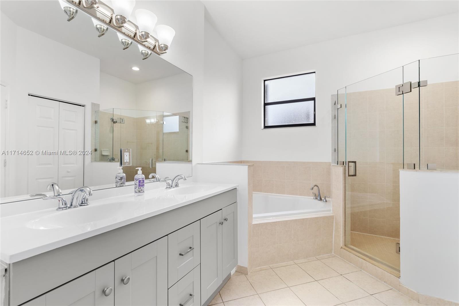 SILVER PALM EAST SECTION - Residential