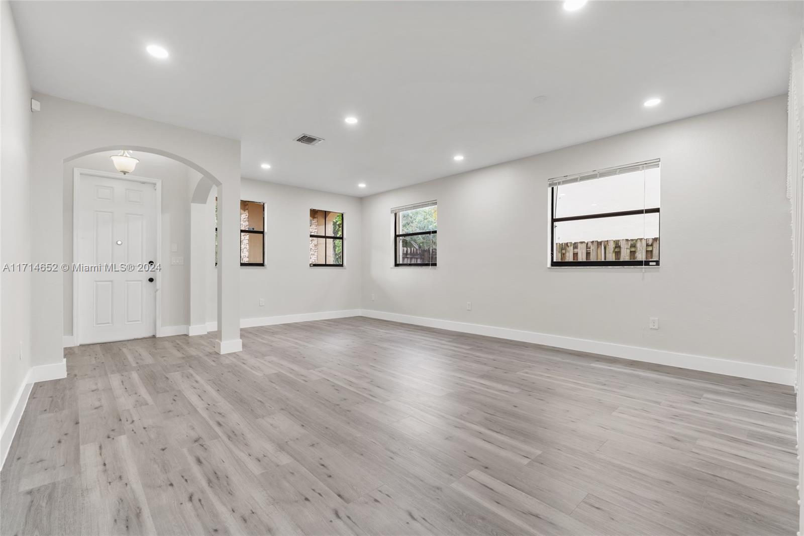 SILVER PALM EAST SECTION - Residential