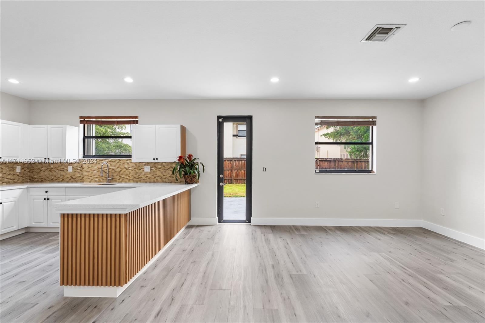 SILVER PALM EAST SECTION - Residential