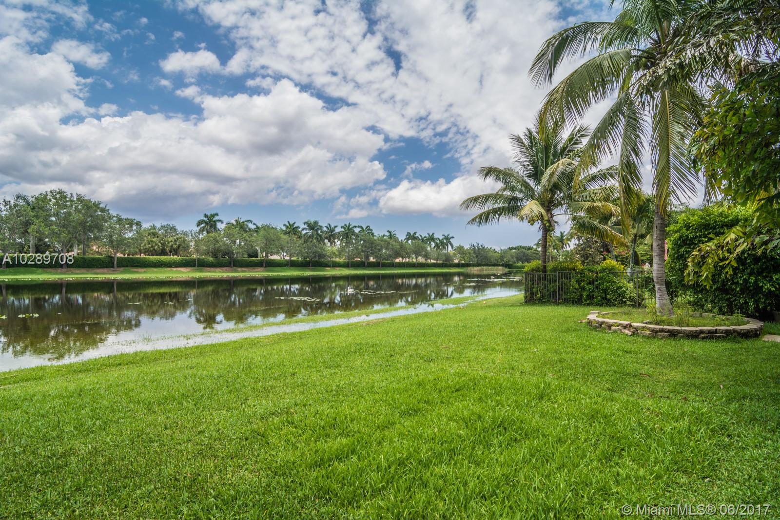 Pelican Landing - Residential