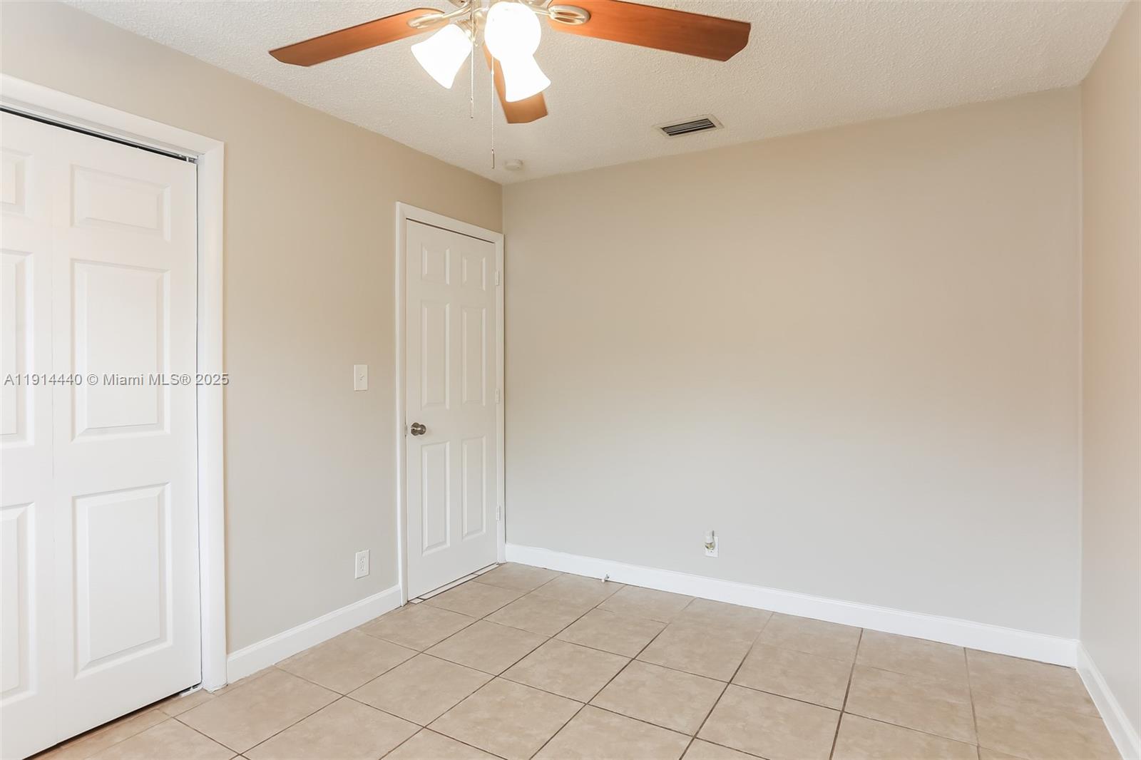 ORIOLE ESTATES SEC 6 - Residential Lease