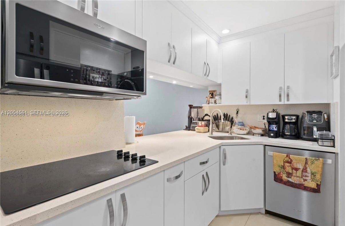 GOLDEN GATE CONDO - Residential