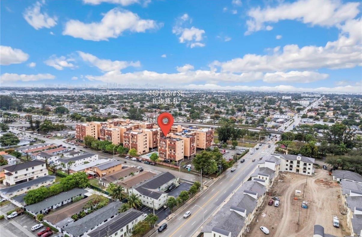 GOLDEN GATE CONDO - Residential