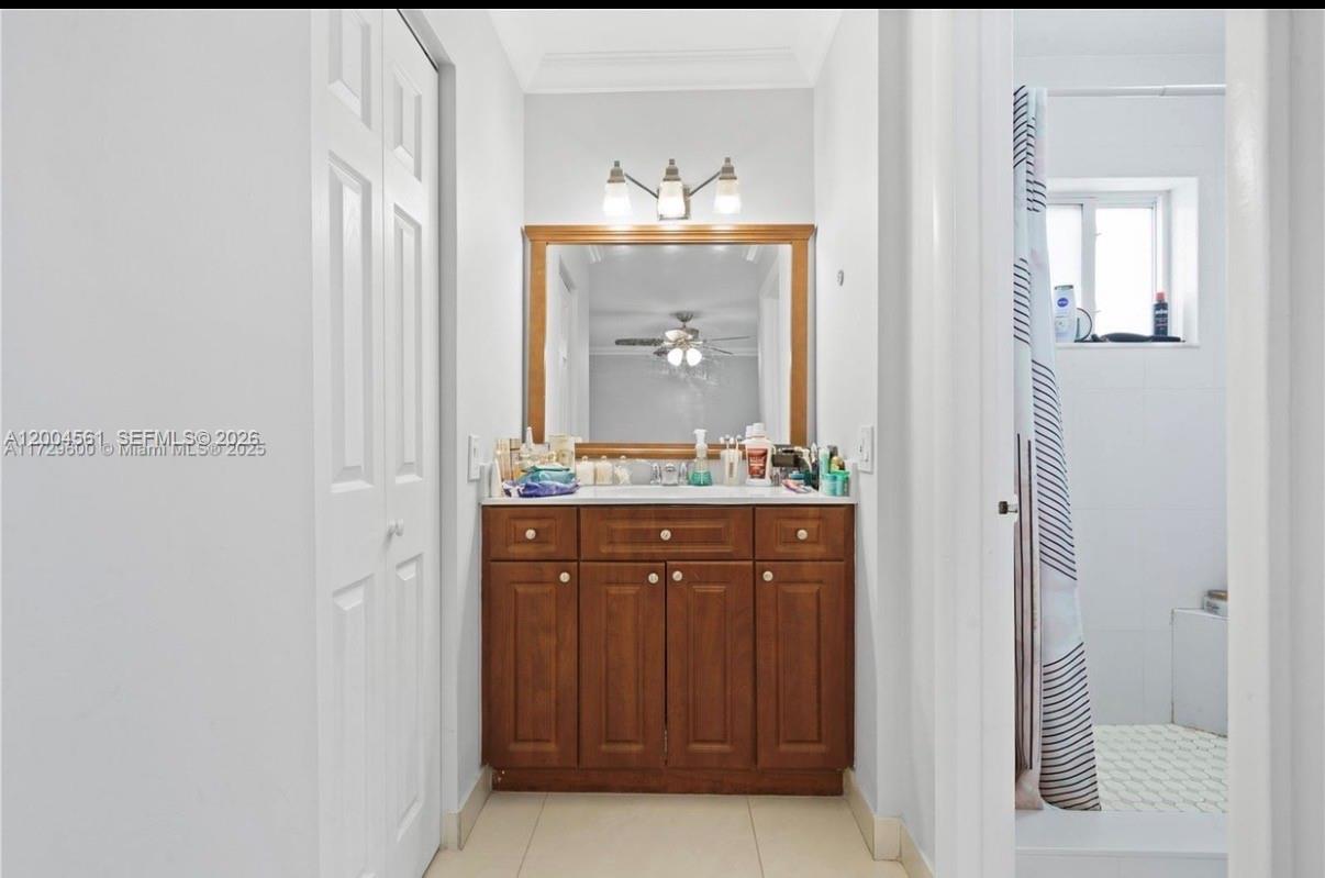 GOLDEN GATE CONDO - Residential