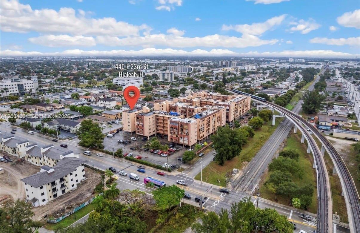 GOLDEN GATE CONDO - Residential