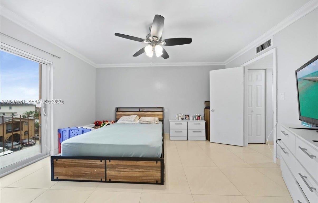 GOLDEN GATE CONDO - Residential