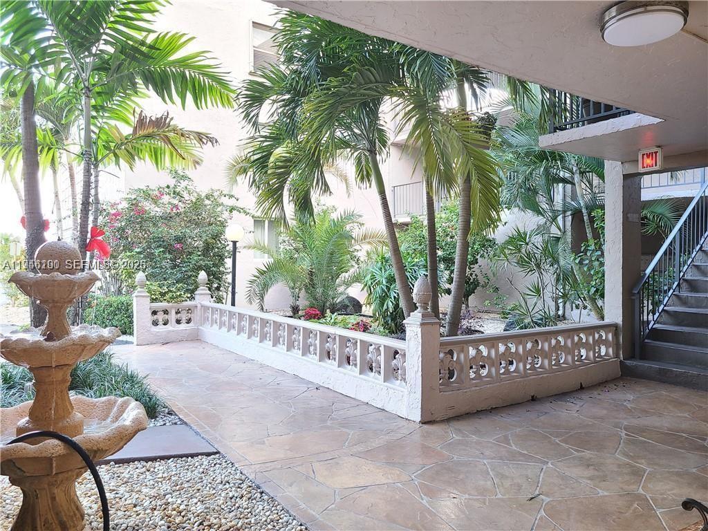 SOMERSET NO 1 CONDO - Residential