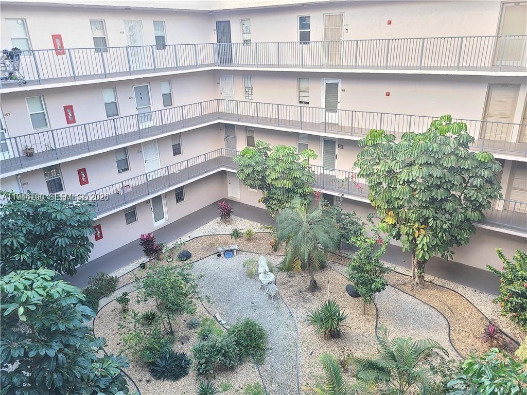 SOMERSET NO 1 CONDO - Residential