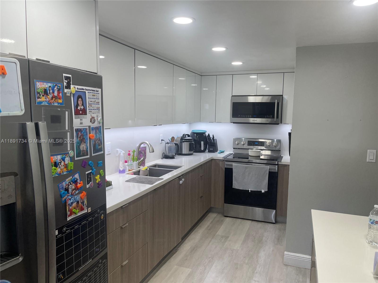 SAMARI LAKE EAST CONDO - Residential Lease