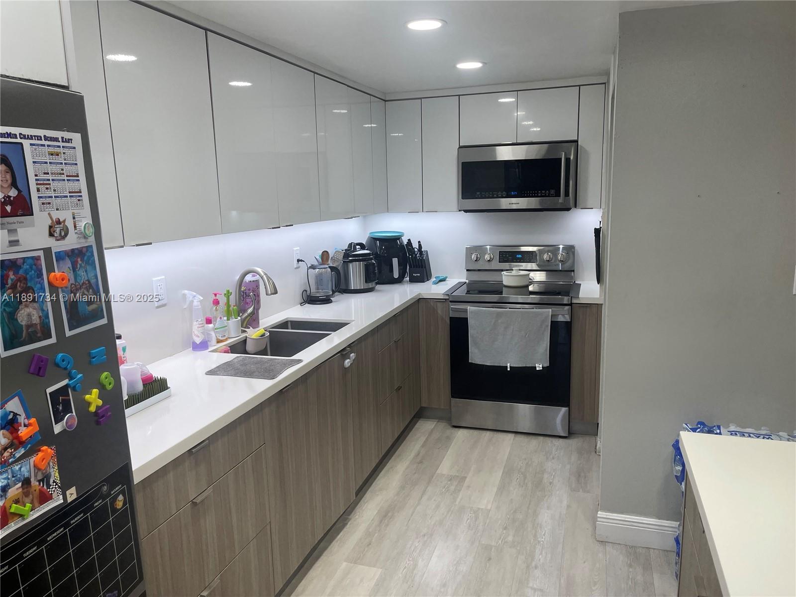 SAMARI LAKE EAST CONDO - Residential Lease