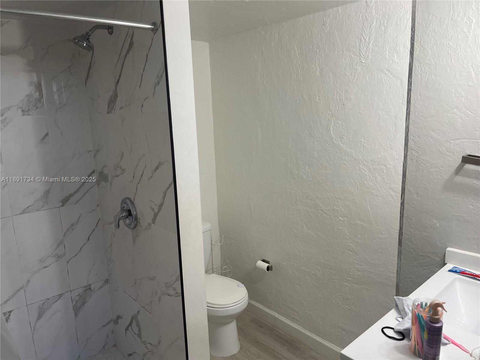 SAMARI LAKE EAST CONDO - Residential Lease