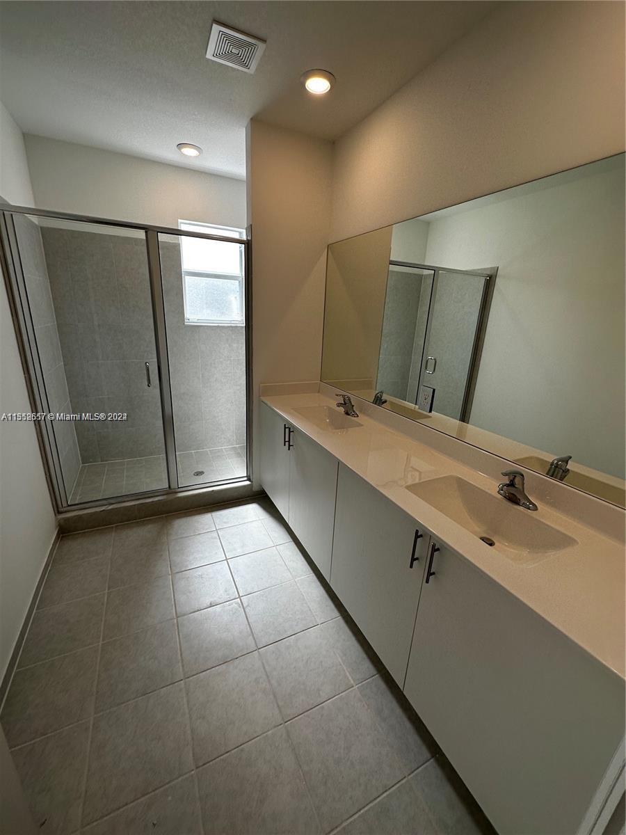 KEYS GATE RESIDENTIAL - Residential Lease