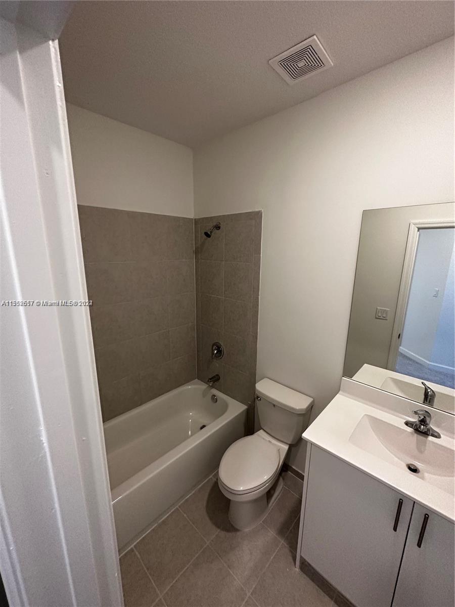 KEYS GATE RESIDENTIAL - Residential Lease