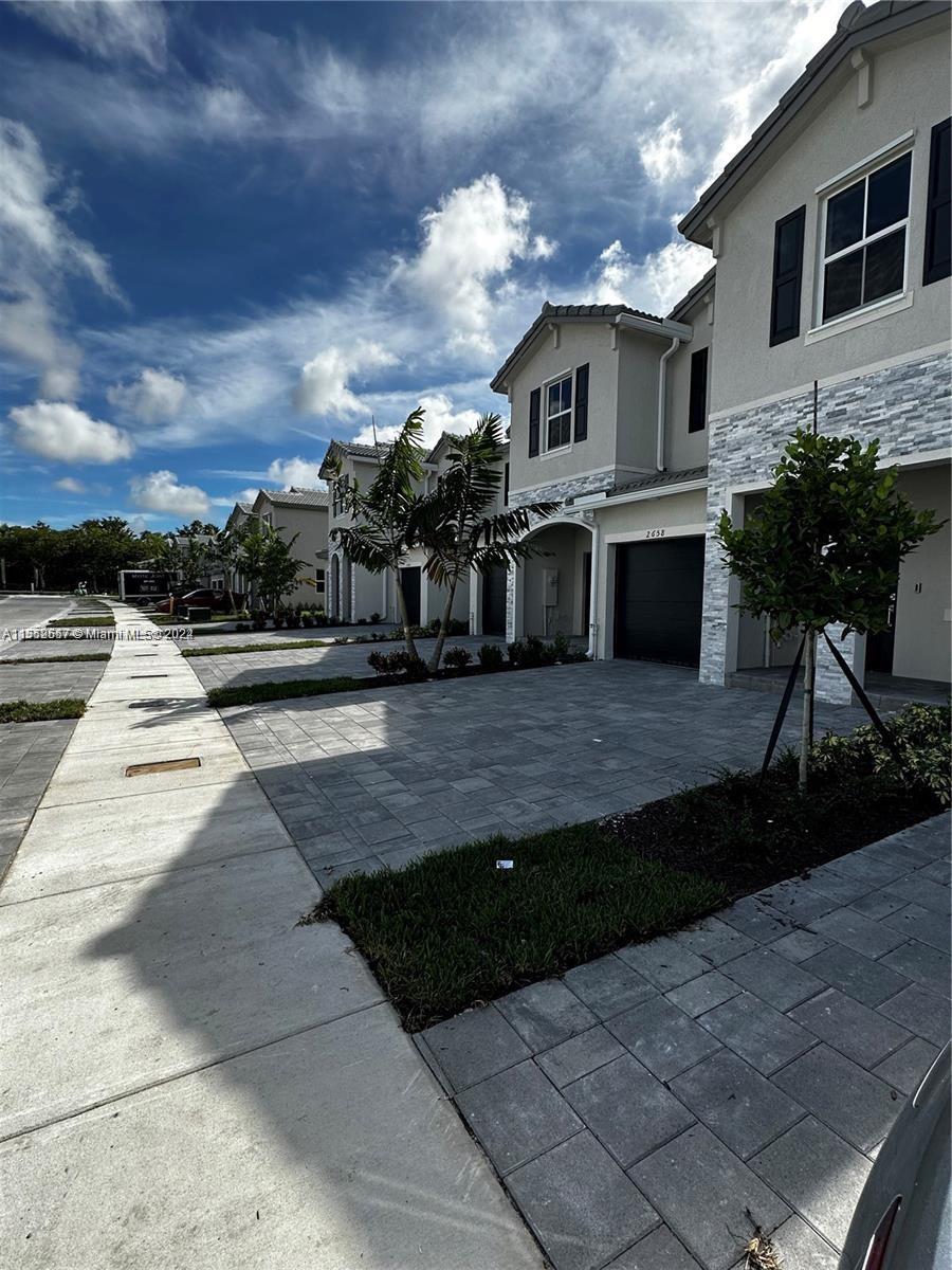 KEYS GATE RESIDENTIAL - Residential Lease
