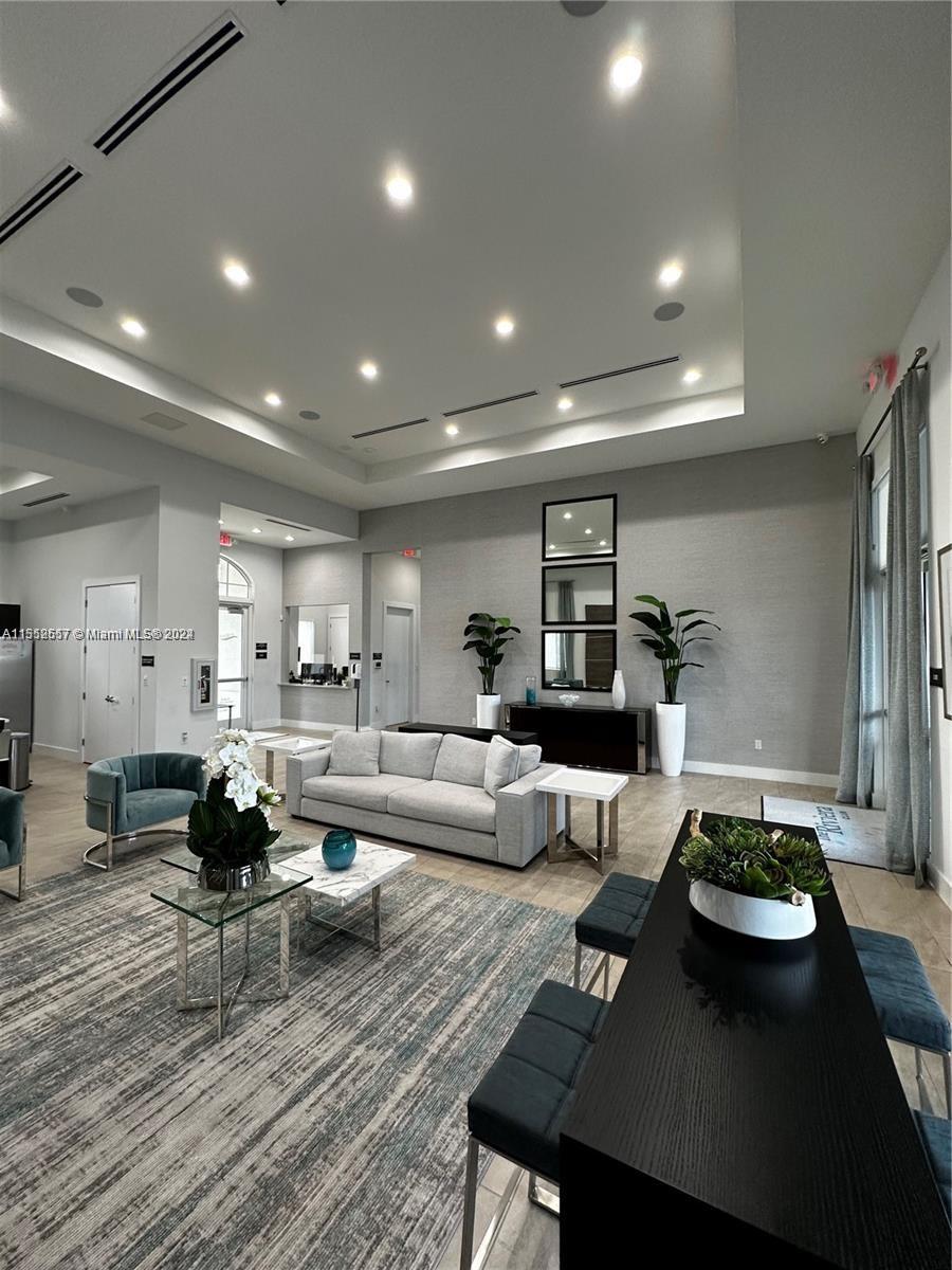 KEYS GATE RESIDENTIAL - Residential Lease