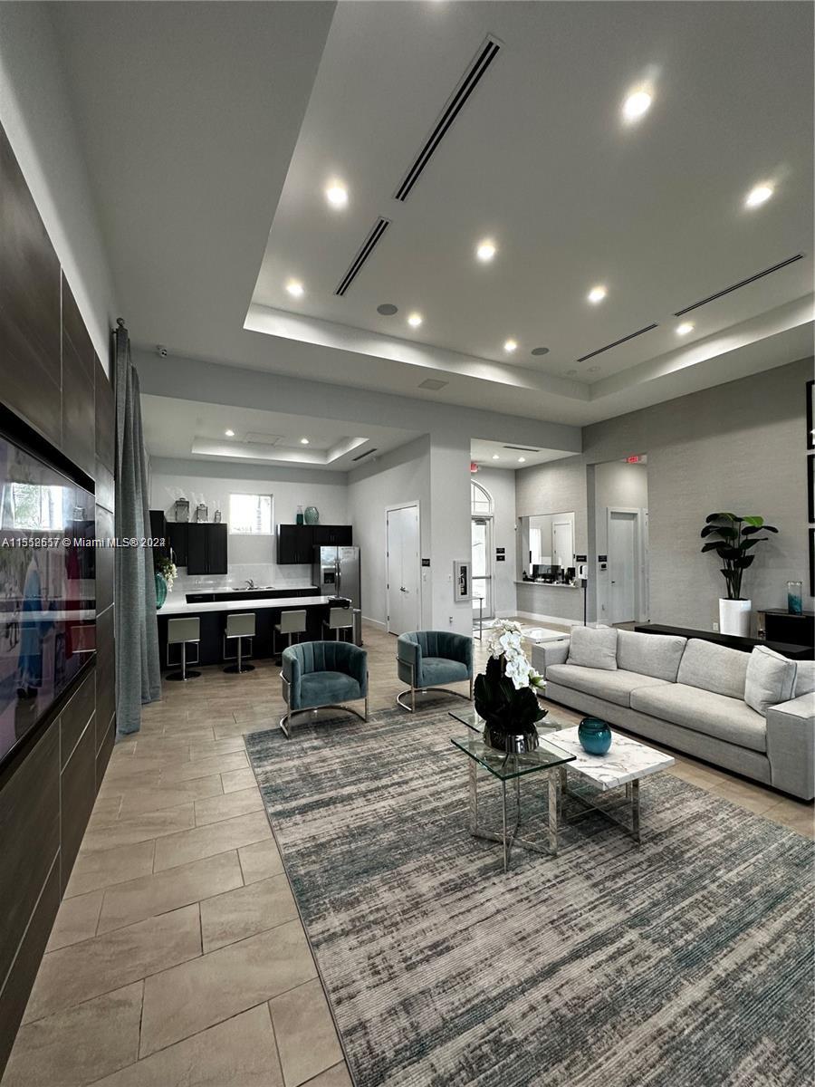 KEYS GATE RESIDENTIAL - Residential Lease