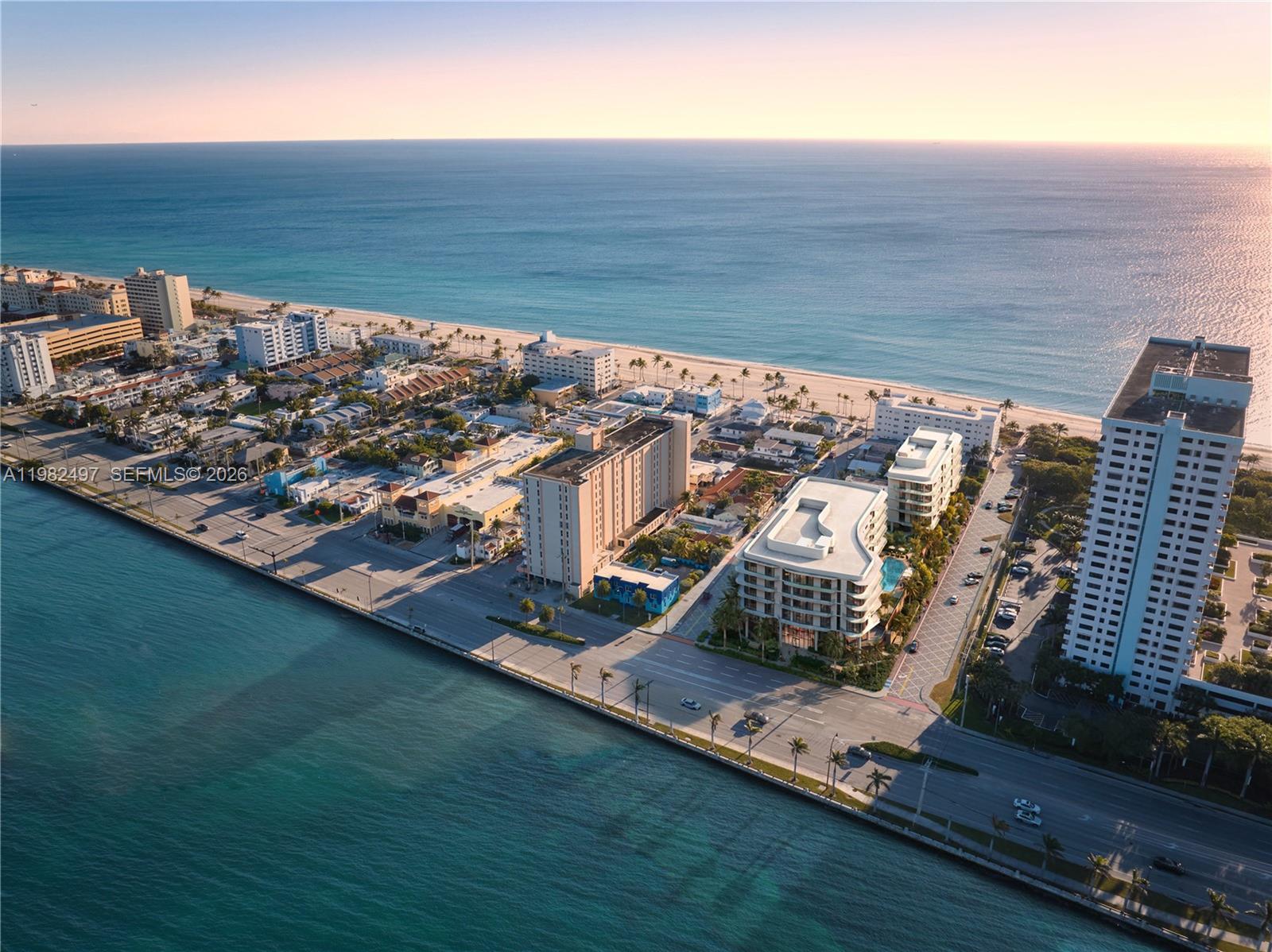 HOLLYWOOD BEACH - Residential