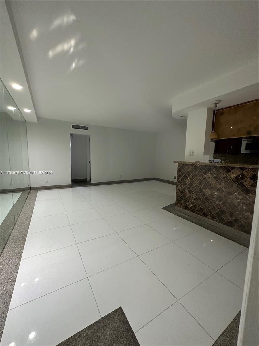 LSOLEI AT HALLANDALE BEAC - Residential