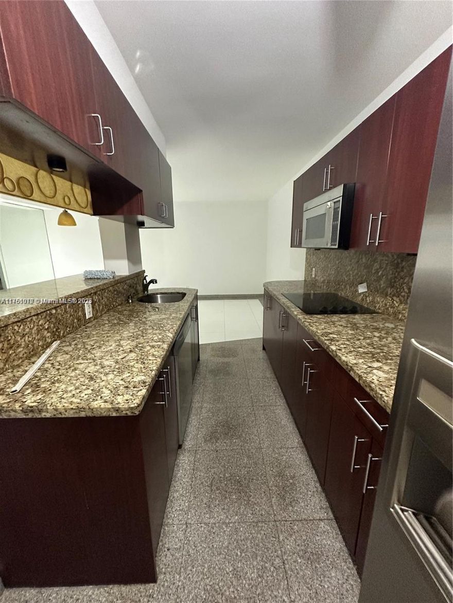 Immaculate 1 bed/1 bath apartment located in a quiet and convenient neighborhood in Hallandale. Currently rented for $1,625/month until December2025. Laundry facilities available on-site.  Great investment opportunity!