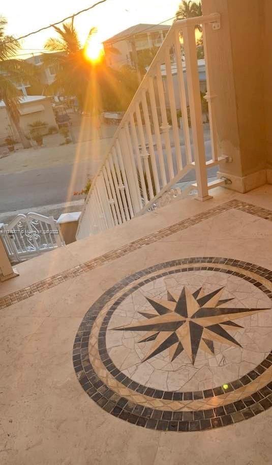 HAMMER POINT - Residential