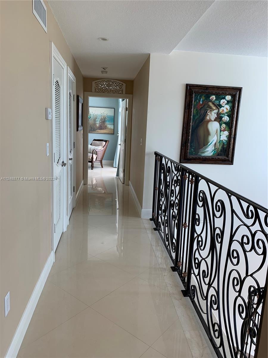 HAMMER POINT - Residential