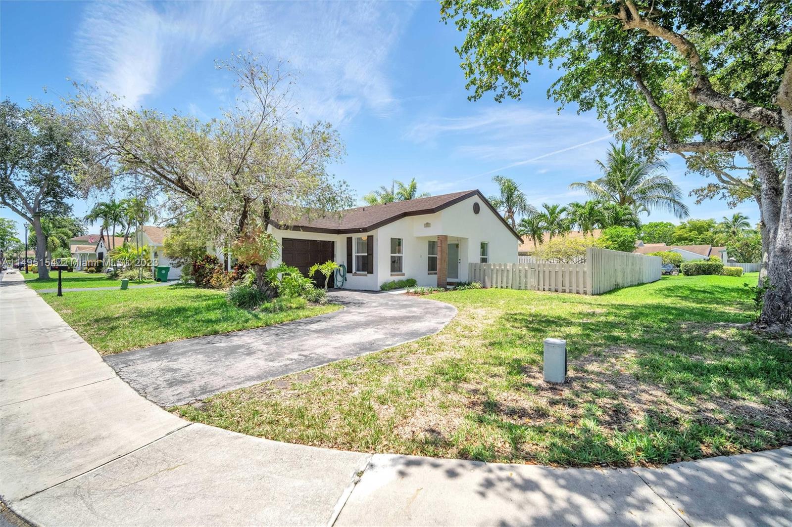 Corner Lot Home. Modern 3 bedroom, 2 bathroom one story with pool, huge yard and in a great neighborhood in
West Davie. This gorgeous home has been completely remodeled. Upgrades include
impact windows, new floors, new A/C. Located within a highly-rated school district and conveniently close to Ikea,
Sawgrass Mills & Ft. Lauderdale Airport. Low HOA and no restriction for rent. Great investment for living or renting.