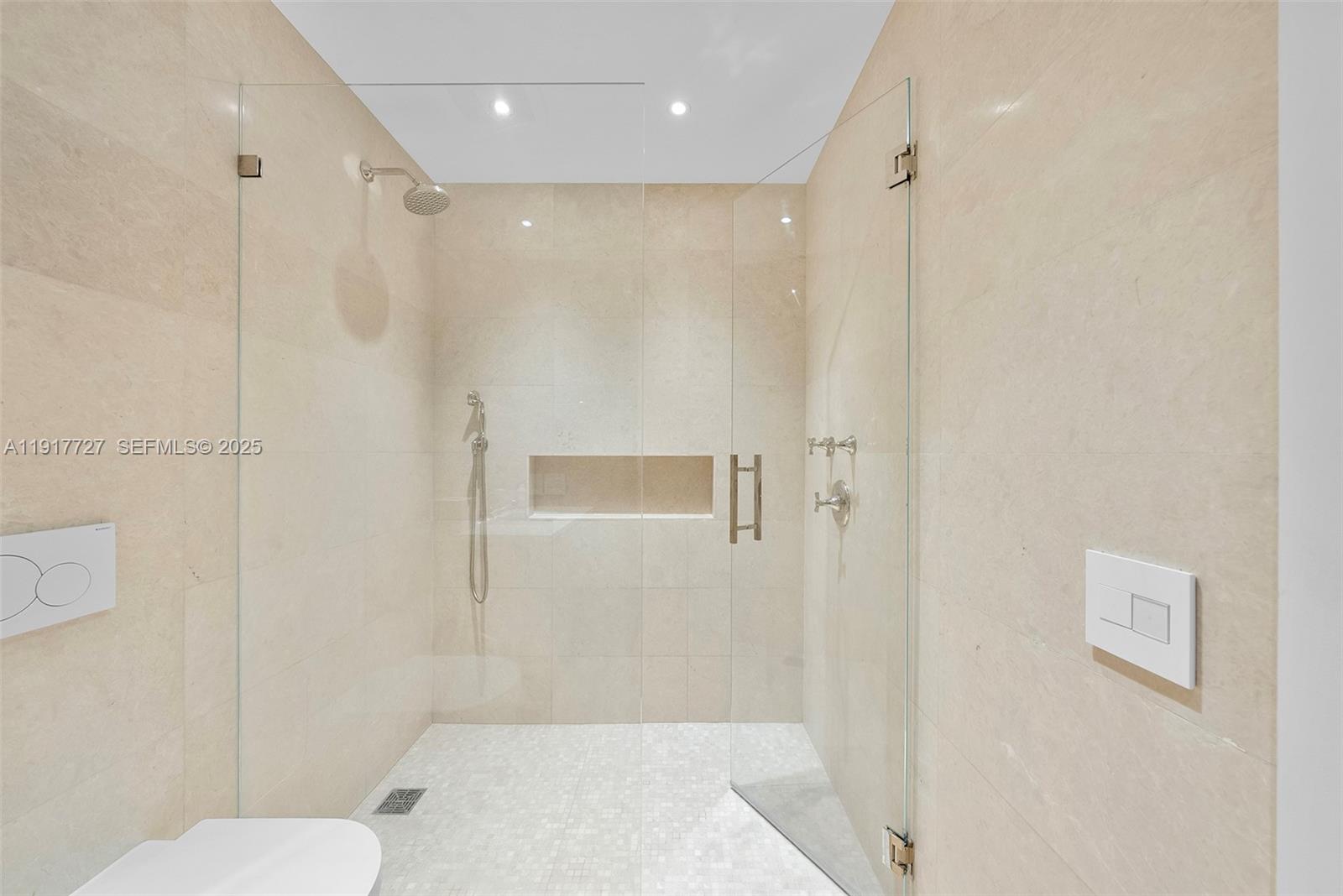 OCEANSIDE @ FISHER ISL CO - Residential Lease