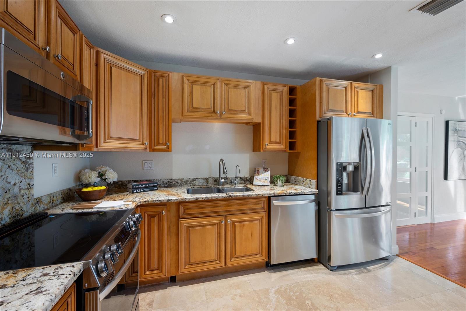 CORAL GABLES RIV SEC 6 - Residential