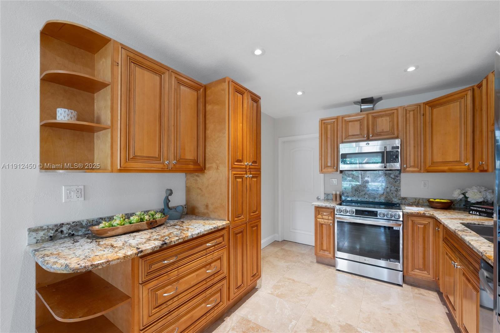 CORAL GABLES RIV SEC 6 - Residential