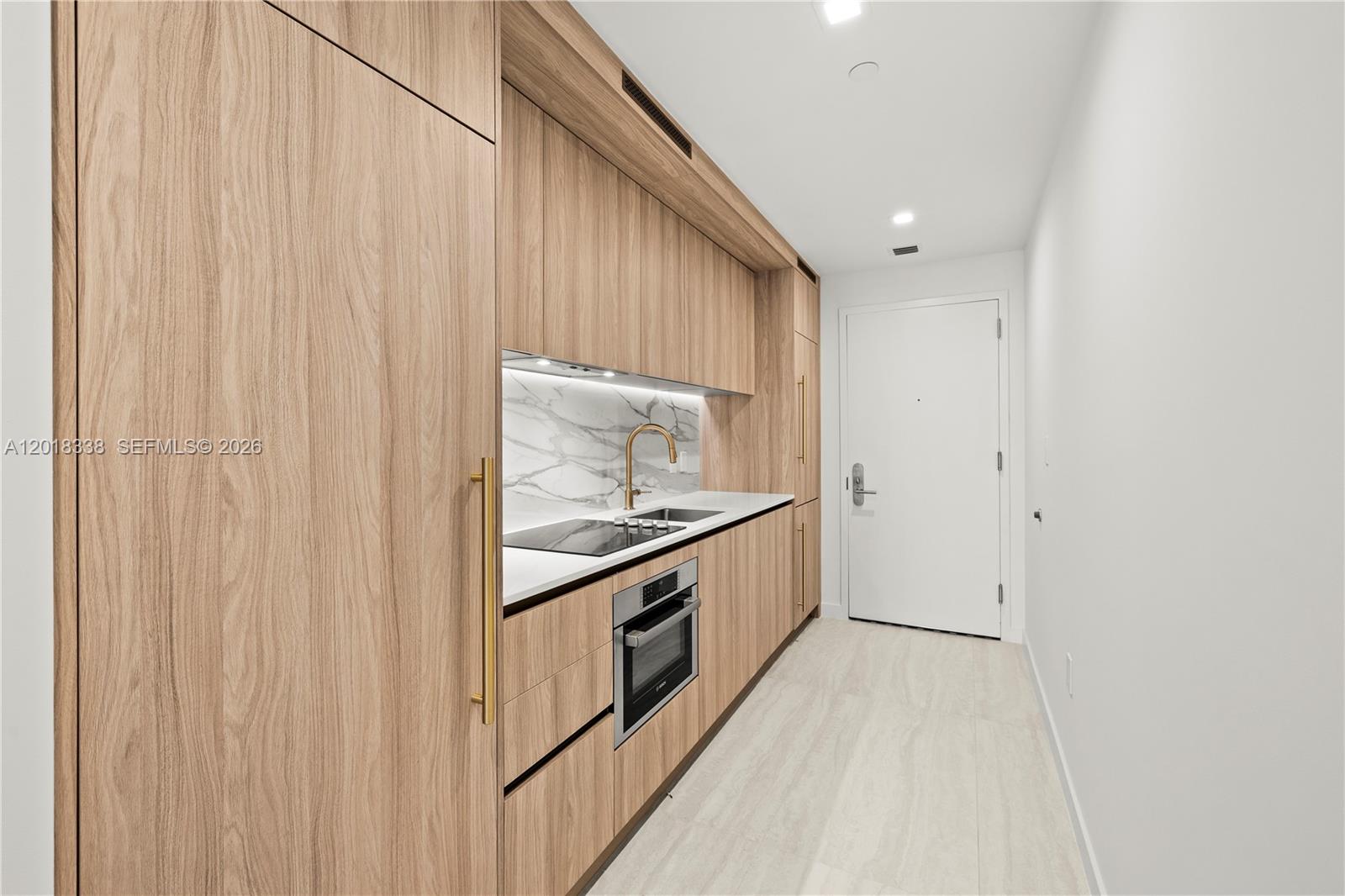 77 SE 5TH 2404