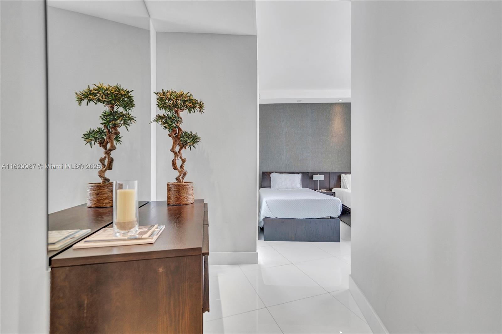 CARBONELL CONDO - Residential