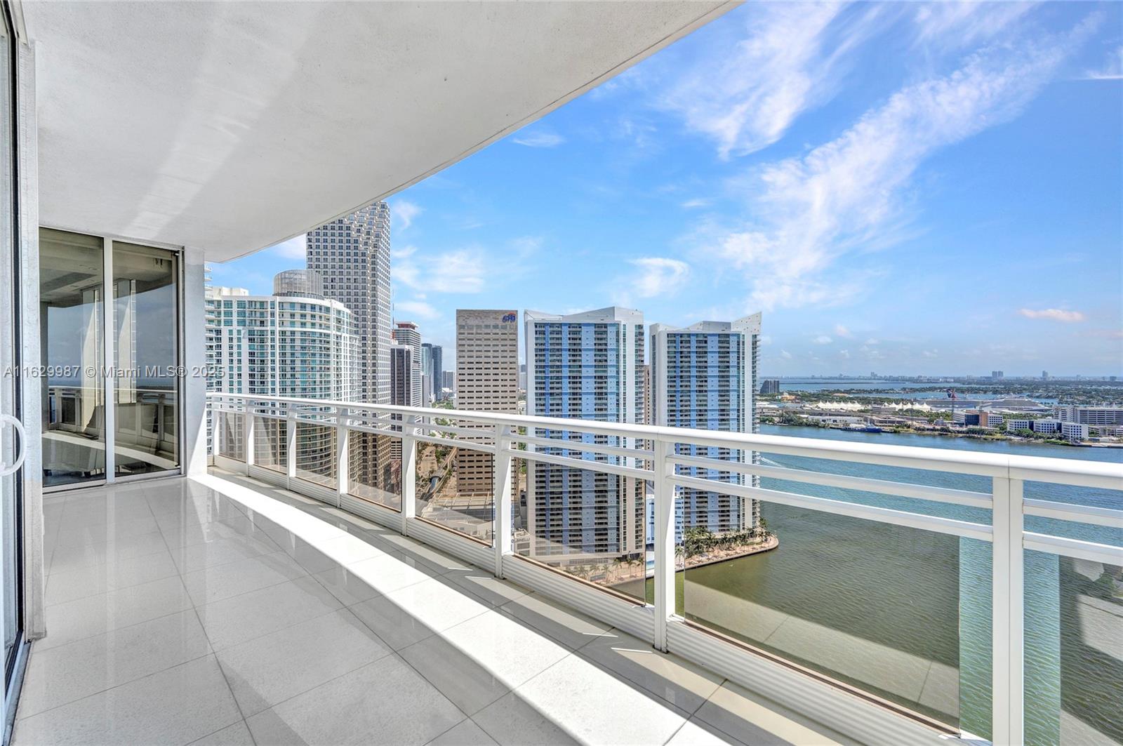 CARBONELL CONDO - Residential