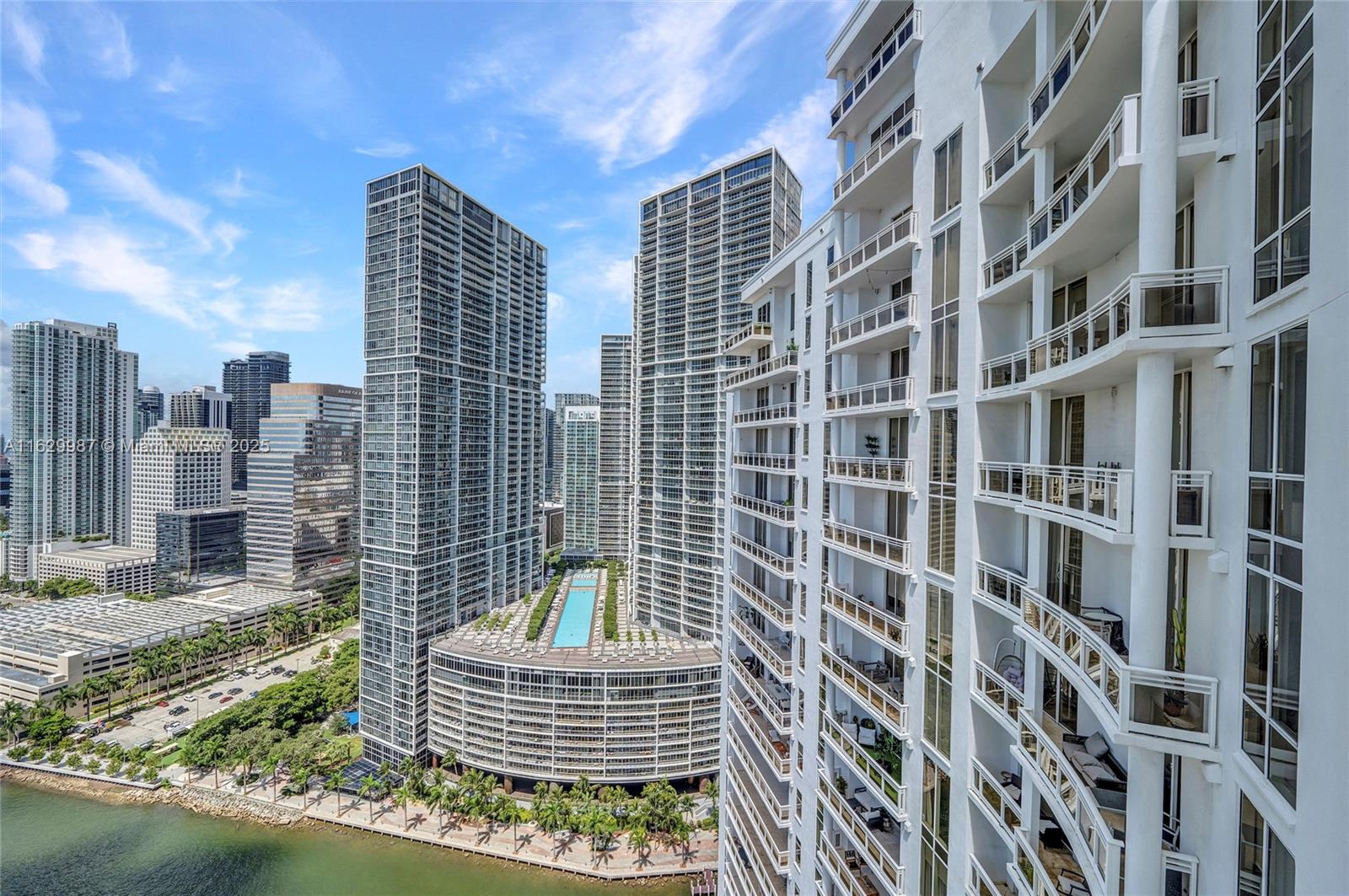 CARBONELL CONDO - Residential