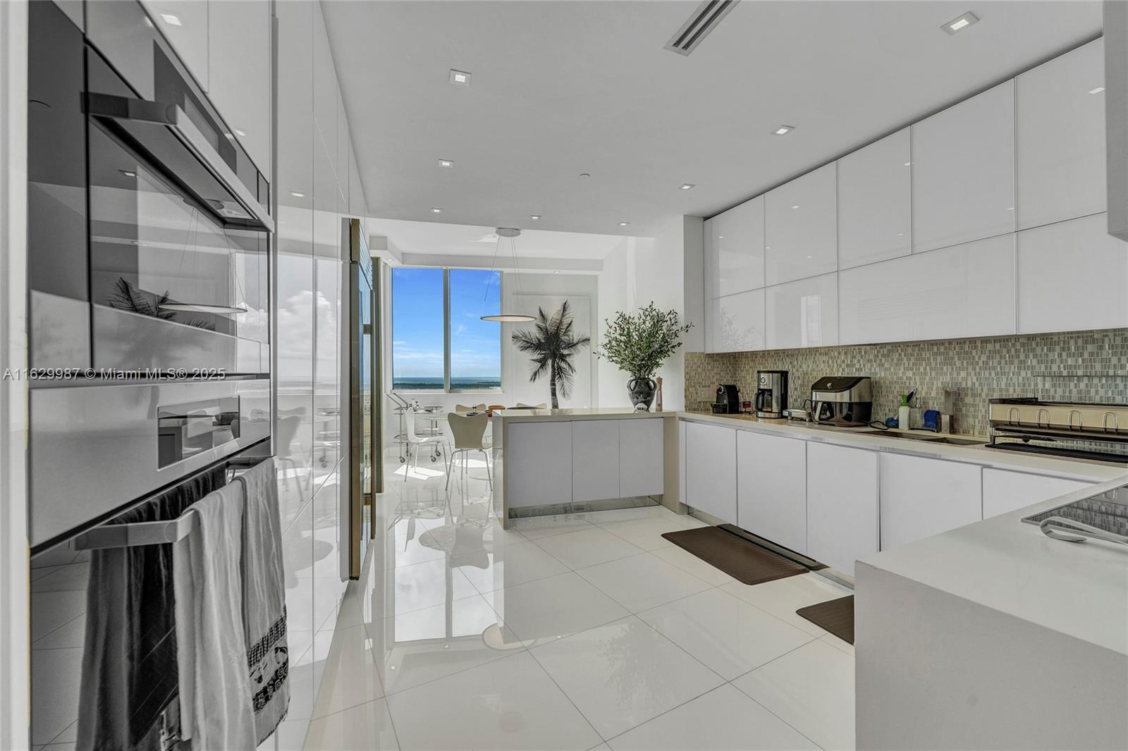 CARBONELL CONDO - Residential