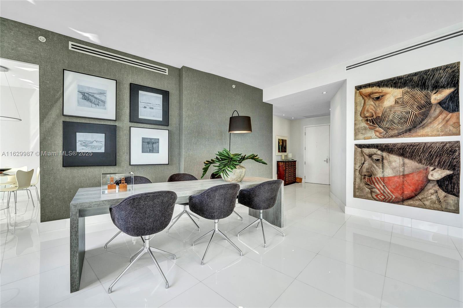 CARBONELL CONDO - Residential