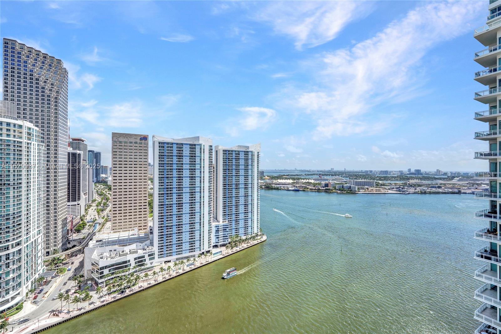 CARBONELL CONDO - Residential