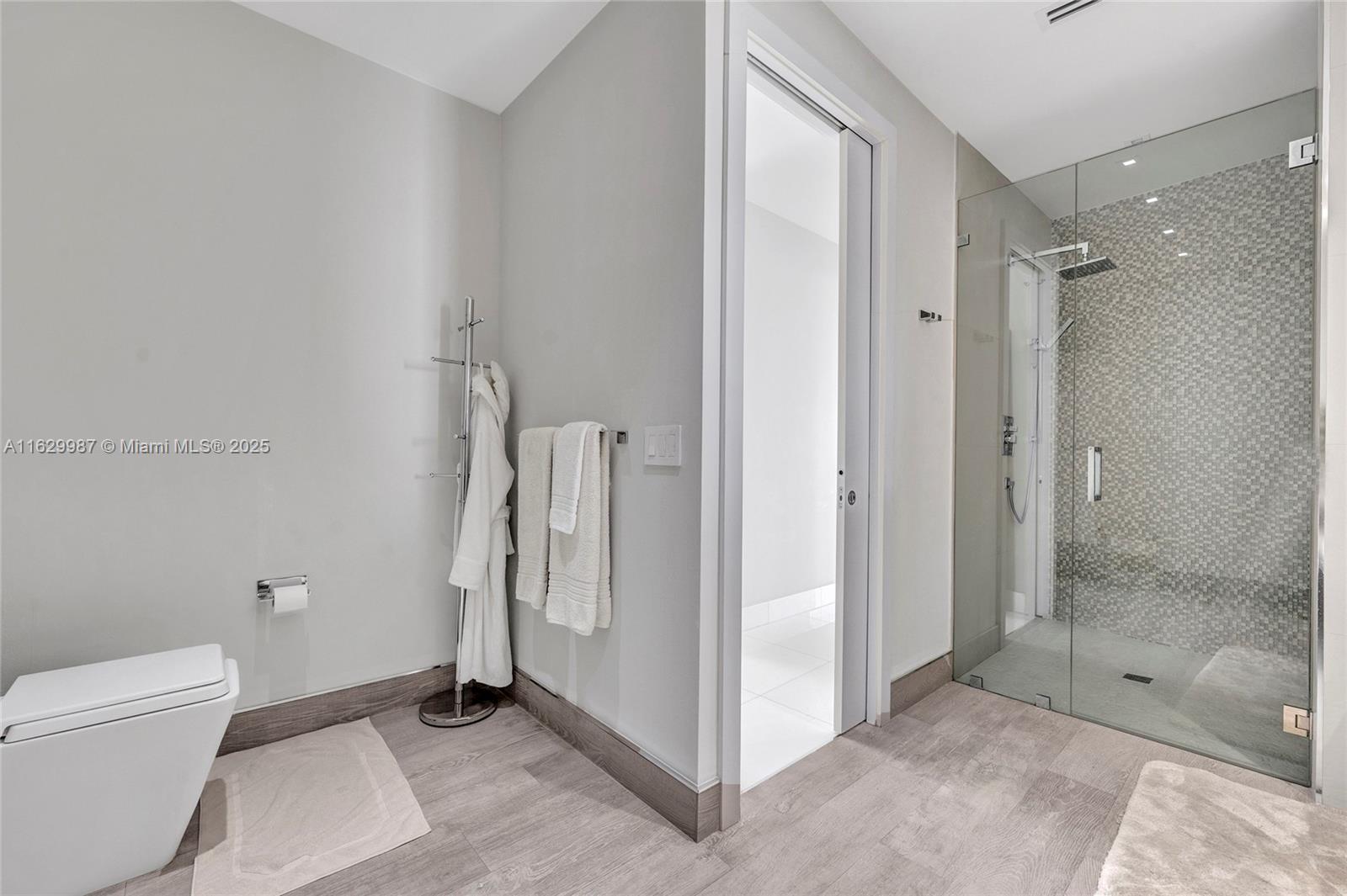 CARBONELL CONDO - Residential