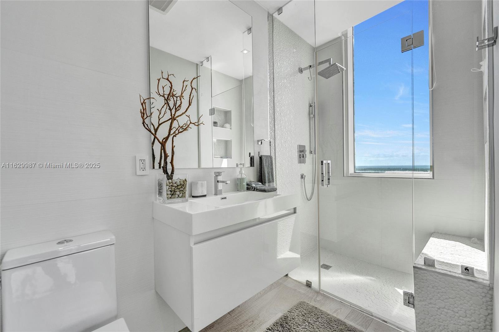 CARBONELL CONDO - Residential