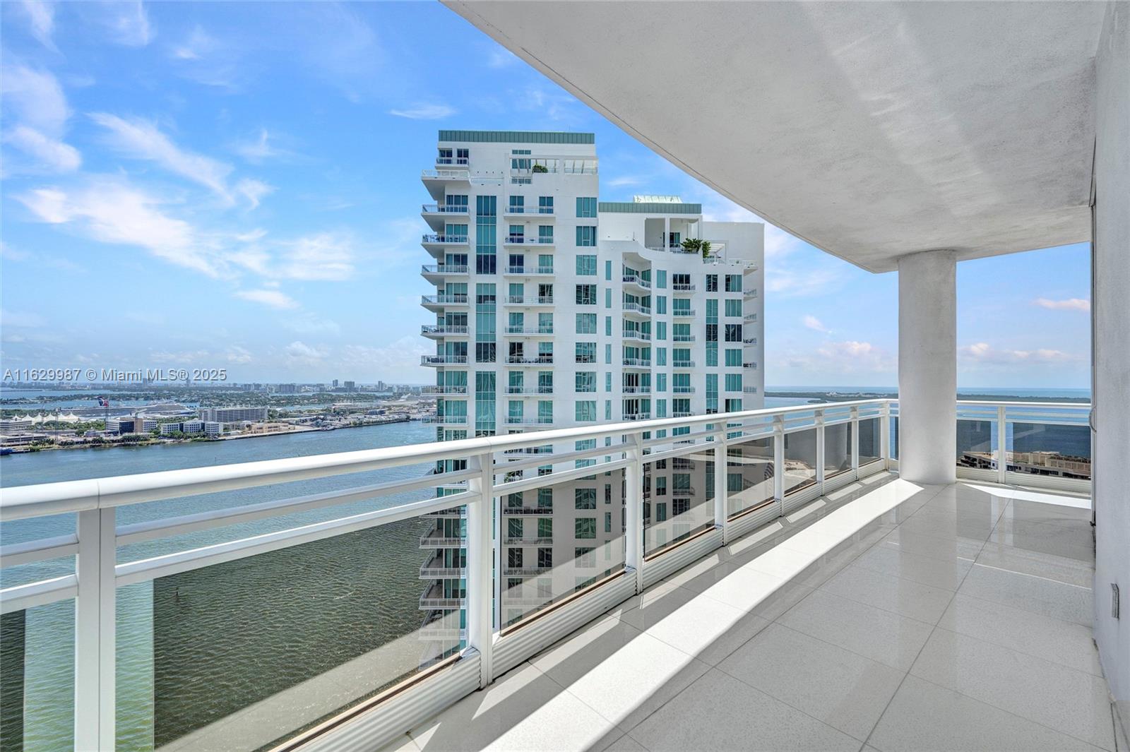 CARBONELL CONDO - Residential