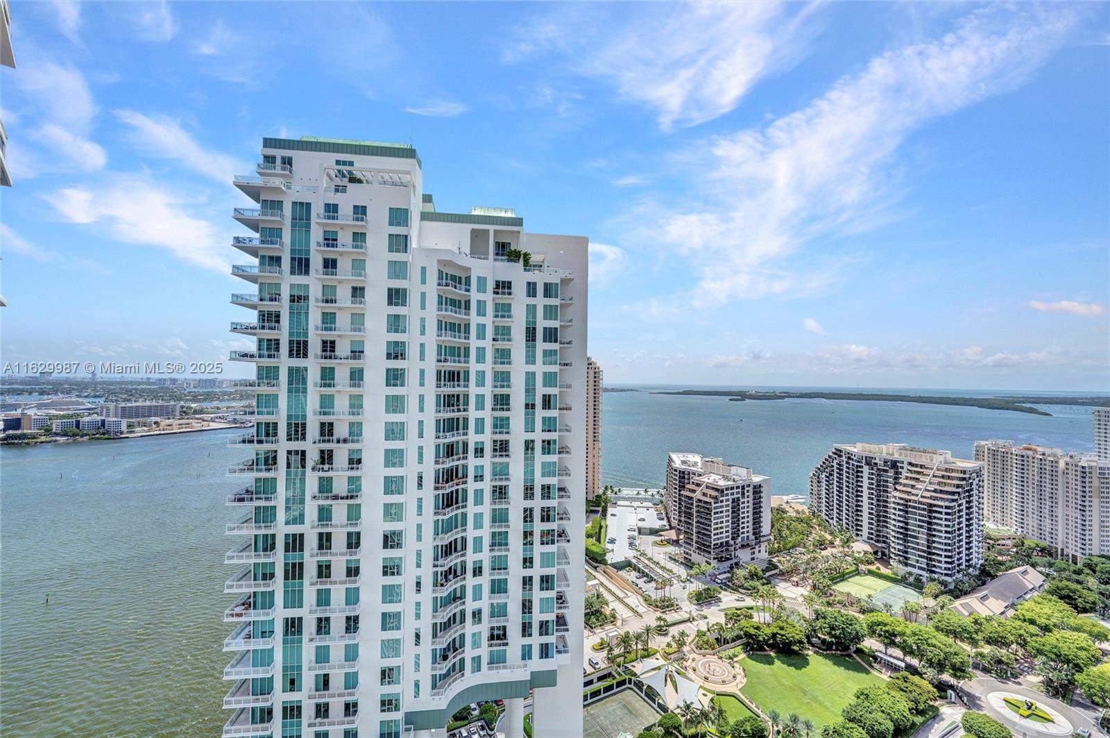 CARBONELL CONDO - Residential