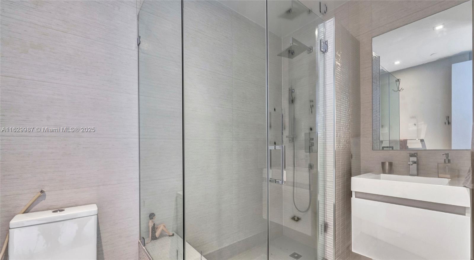 CARBONELL CONDO - Residential