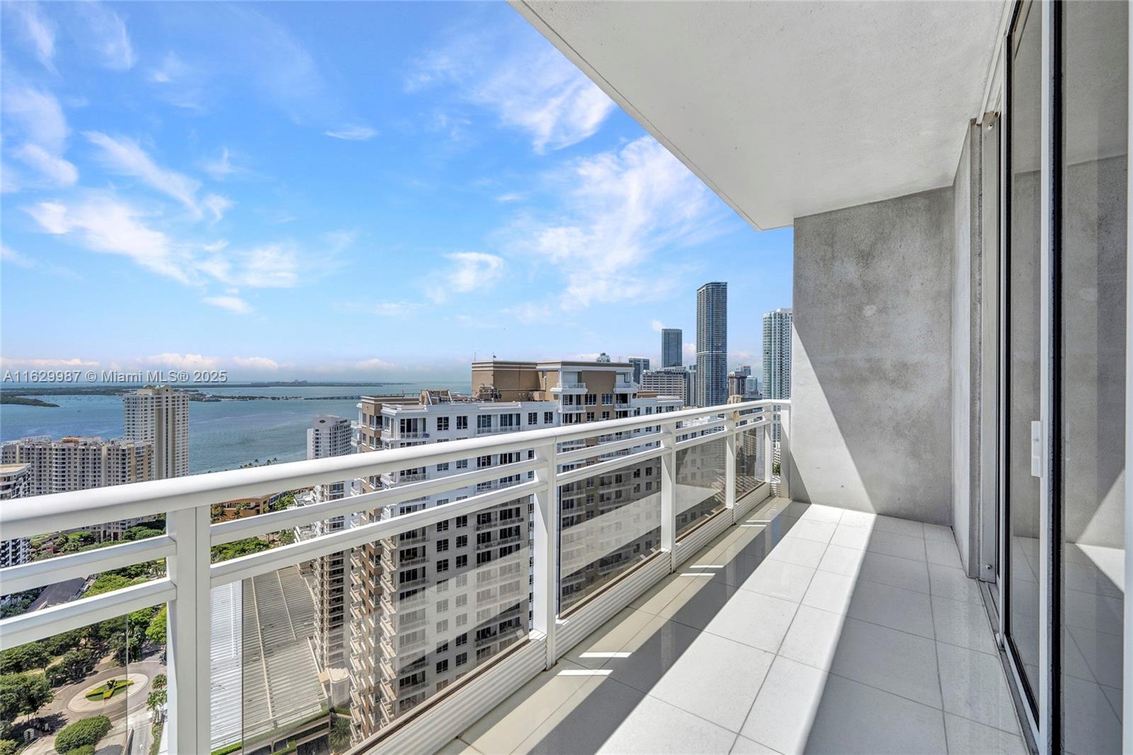 CARBONELL CONDO - Residential