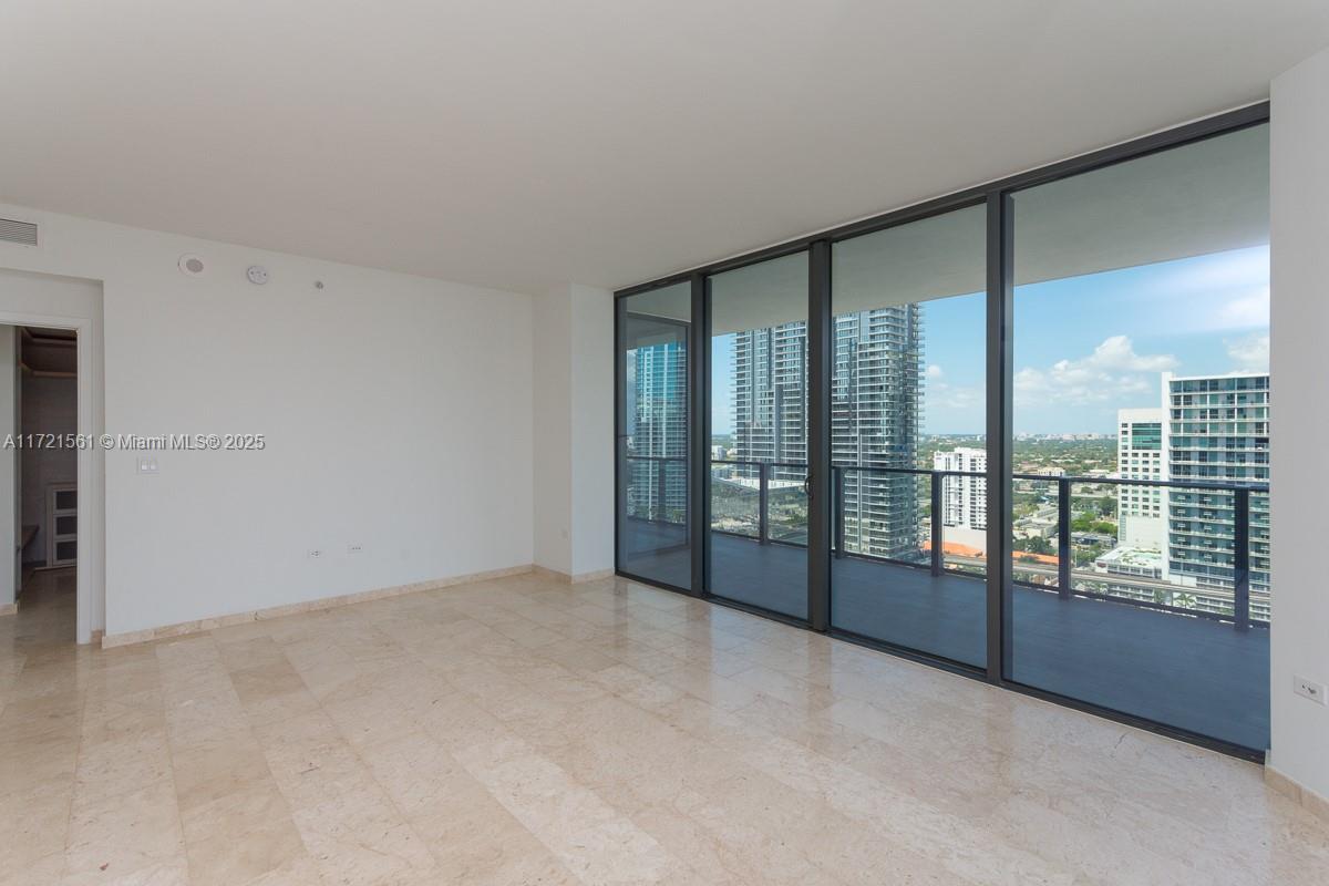 Reach Condo - Residential