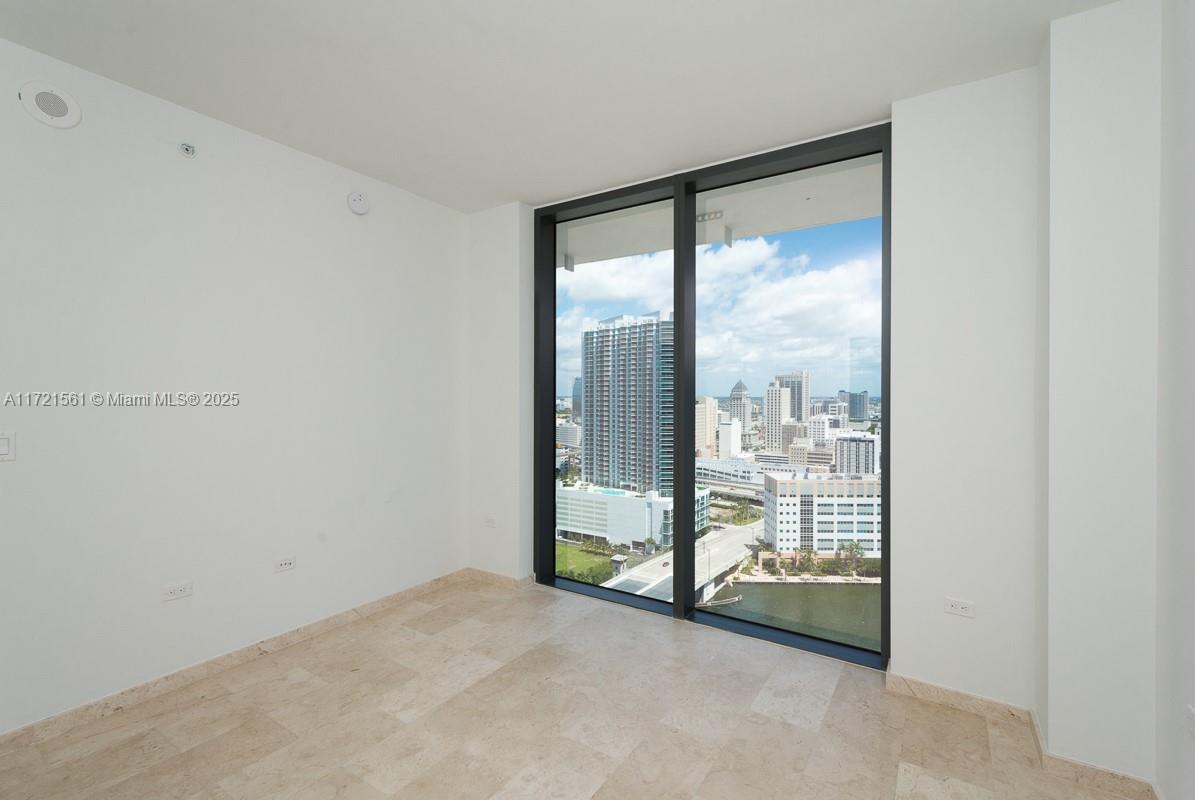 Reach Condo - Residential