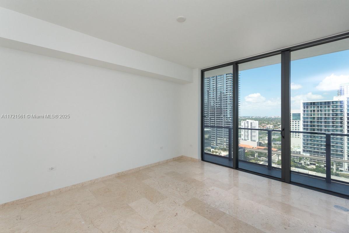 Reach Condo - Residential