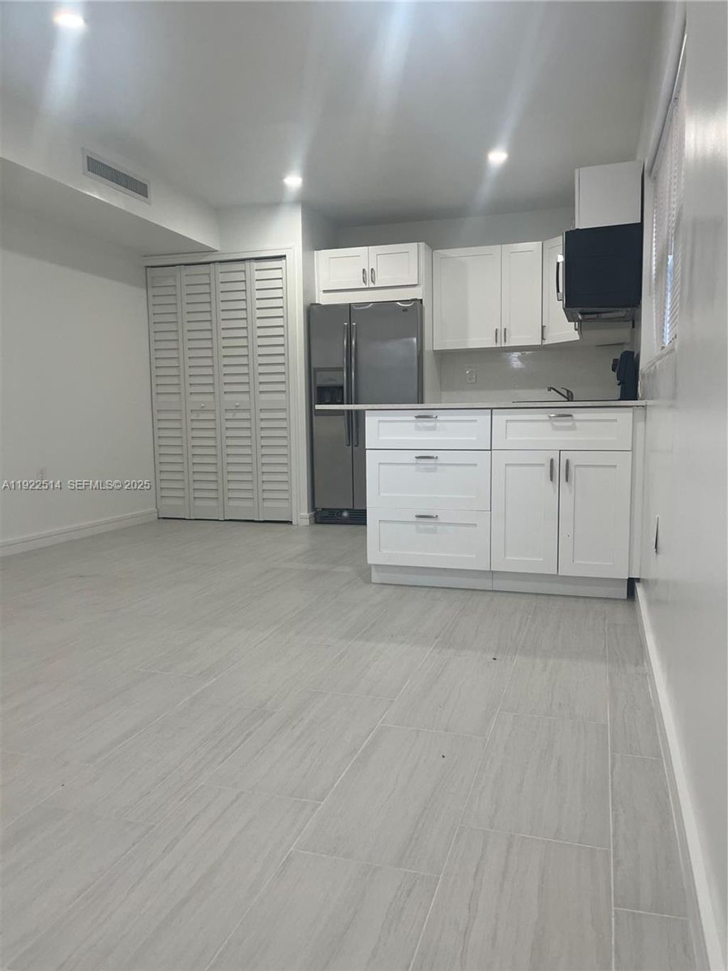 Photo of 3912 SW 12th Ct #3, Fort Lauderdale, FL 33312 (MLS # A11922514)